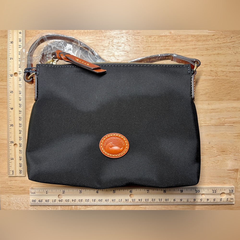 👜 Dooney & Bourke 🔥 NWT Nylon Crossbody Pouchette 🔥 BLACK 👜